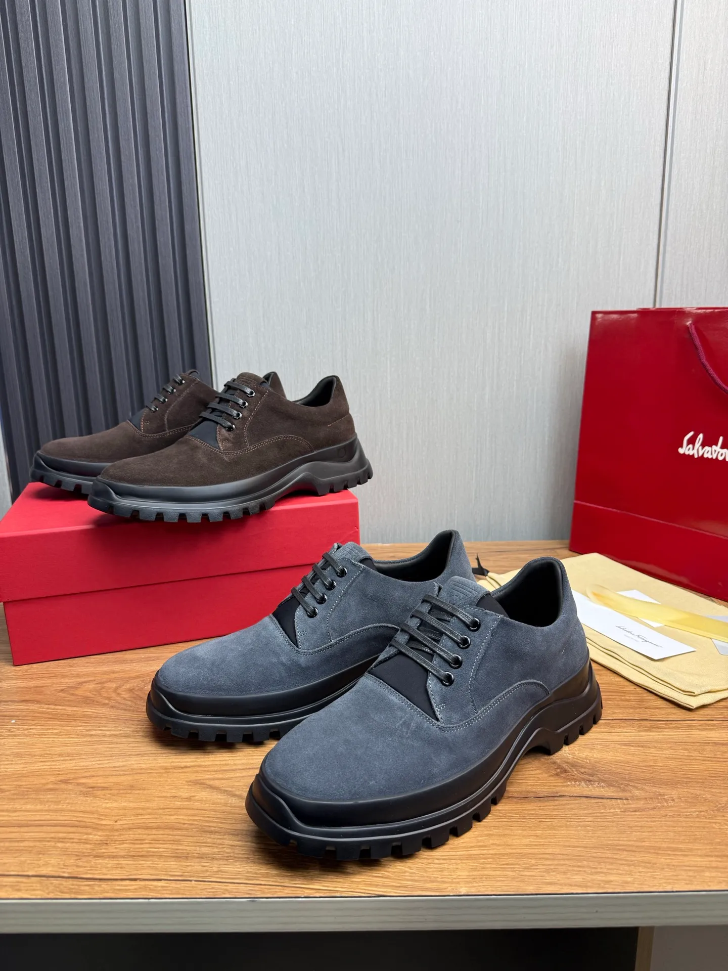Men's shoes 💰880💰 Ferragamo. [Ferragamo] Men's Loaf leather shoes, the latest hot style, 1:1 original purchase quality, top quality, imported open-edge beaded cowhide leather on the upper, hand-made three-dimensional stitching highlights the round toe design, the inner feet are made of imported cowhide, with original wear-resistant rubber outsole, matching code 39-44, (38, 45 custom-made, non-refundable)